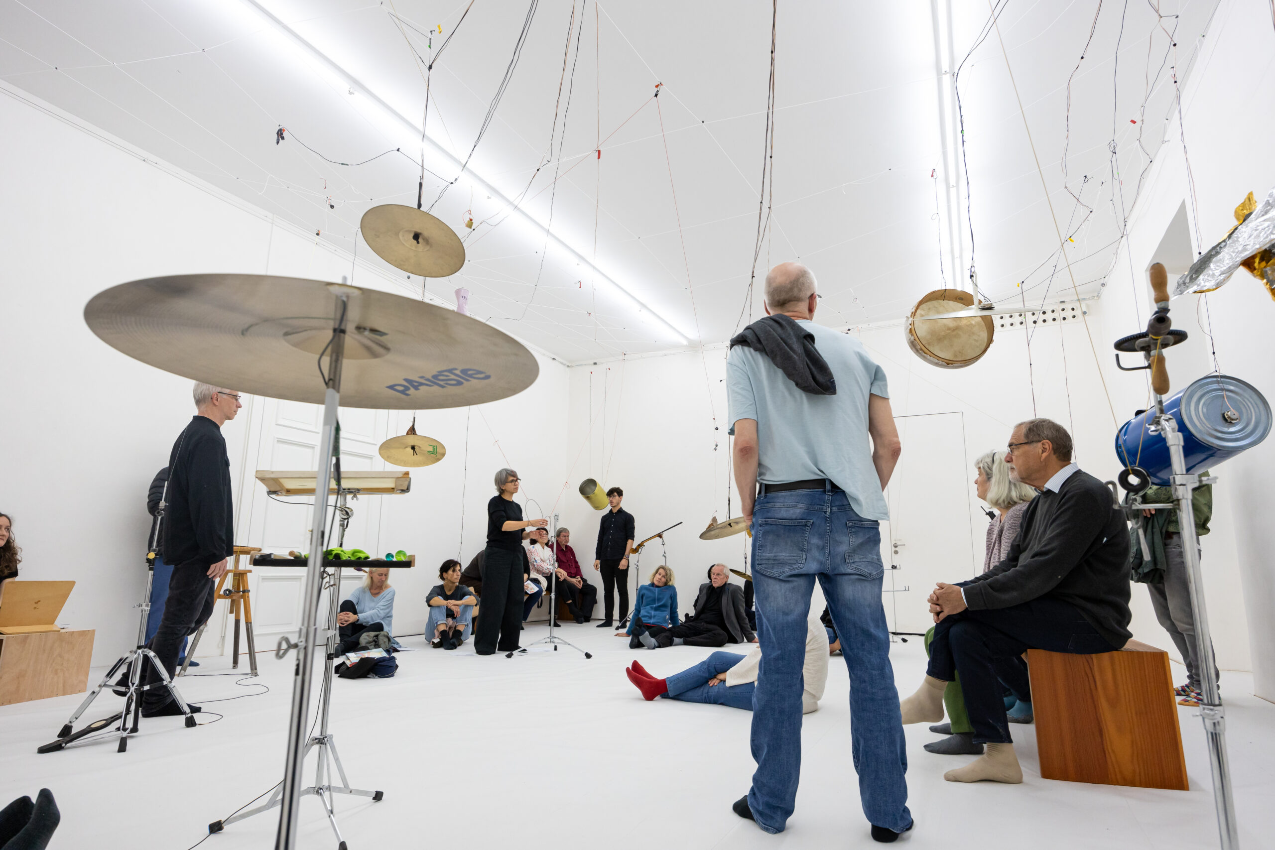 Konzert und Klanginstallation "Aussi Fragile que Possible" im Museum Art.Plus anlässlich der Donaueschinger Musiktage 2024.